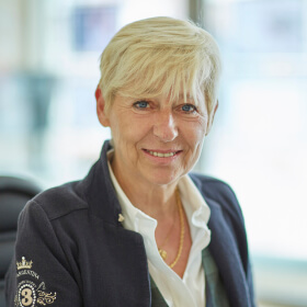 Immobilienmakler Hamburg Birgit - Immobilienmakler-Fidania-AG