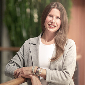 Immobilienmakler Hamburg Karen Mende Leitung Marketing Immobilienmakler-Fidania-AG